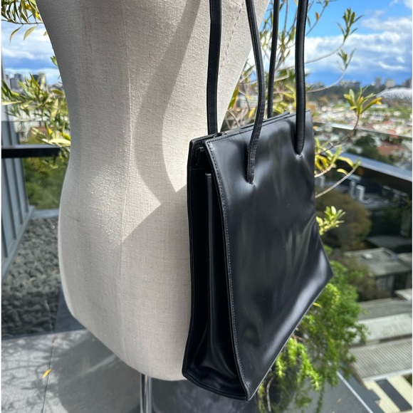 Country Road Black Leather Shoulder Bag - Picture 2 of 9